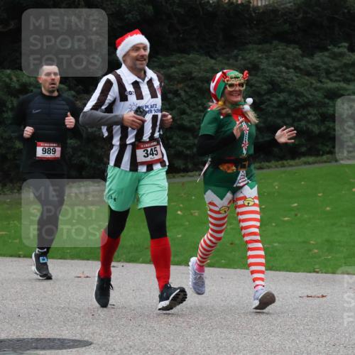08.12.2024 - St. Pauli X-Mass-Run No. 14 Strokosch-Dieckow http://msf.ph/oto/7505358 08.12.2024 09:40:05 Laufen 989, 345 meine-sportfotos.de