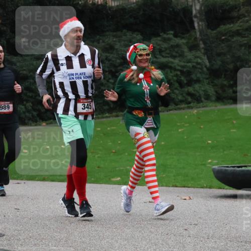 08.12.2024 - St. Pauli X-Mass-Run No. 14 Strokosch-Dieckow http://msf.ph/oto/7505363 08.12.2024 09:40:05 Laufen 989, 345 meine-sportfotos.de