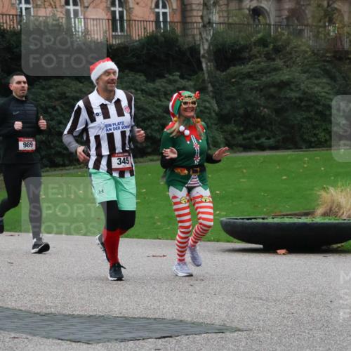 08.12.2024 - St. Pauli X-Mass-Run No. 14 Strokosch-Dieckow http://msf.ph/oto/7505365 08.12.2024 09:40:05 Laufen 989, 345 meine-sportfotos.de