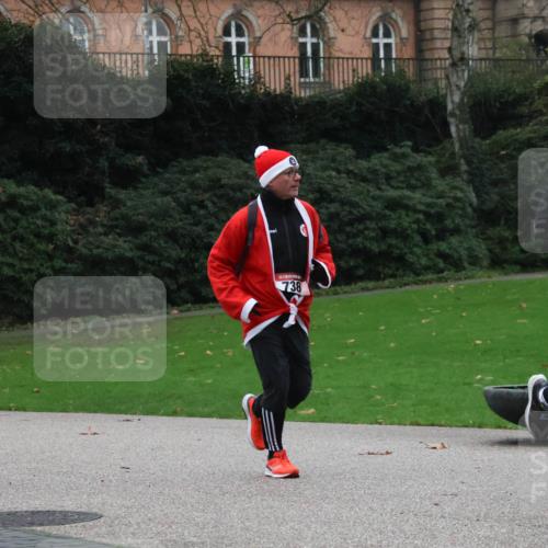 08.12.2024 - St. Pauli X-Mass-Run No. 14 Strokosch-Dieckow http://msf.ph/oto/7505380 08.12.2024 09:40:07 Laufen 989, 738 meine-sportfotos.de