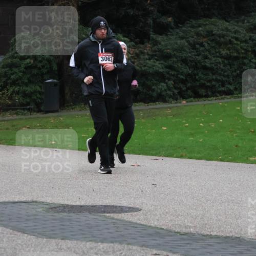 08.12.2024 - St. Pauli X-Mass-Run No. 14 Strokosch-Dieckow http://msf.ph/oto/7505388 08.12.2024 09:40:09 Laufen 3157, 3063 meine-sportfotos.de