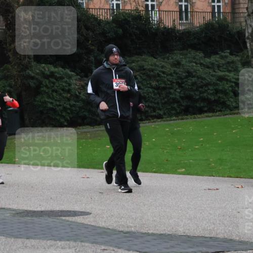 08.12.2024 - St. Pauli X-Mass-Run No. 14 Strokosch-Dieckow http://msf.ph/oto/7505395 08.12.2024 09:40:09 Laufen 3156, 3157, 30 meine-sportfotos.de