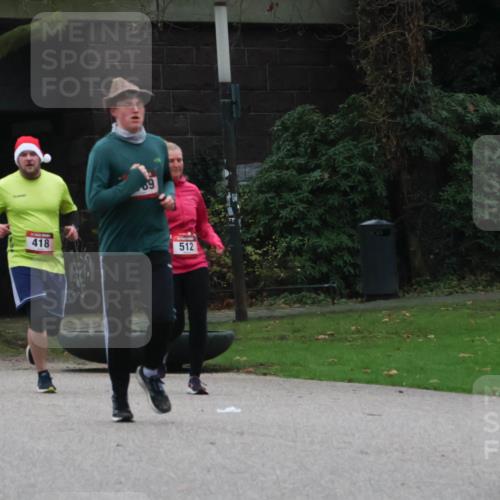 08.12.2024 - St. Pauli X-Mass-Run No. 14 Strokosch-Dieckow http://msf.ph/oto/7505419 08.12.2024 09:40:14 Laufen 418, 512 meine-sportfotos.de