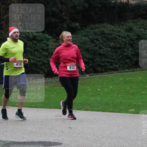 08.12.2024 - St. Pauli X-Mass-Run No. 14 Strokosch-Dieckow http://msf.ph/oto/7505441 08.12.2024 09:40:17 Laufen 904, 418, 512 meine-sportfotos.de