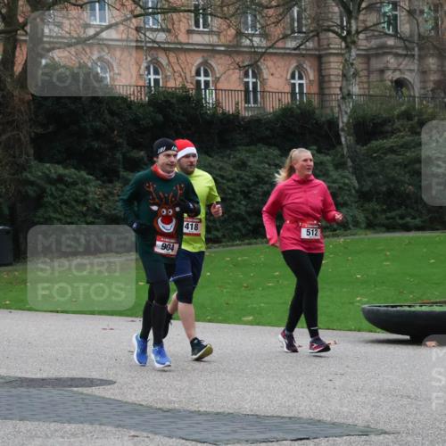 08.12.2024 - St. Pauli X-Mass-Run No. 14 Strokosch-Dieckow http://msf.ph/oto/7505449 08.12.2024 09:40:18 Laufen 791, 904, 418, 512 meine-sportfotos.de