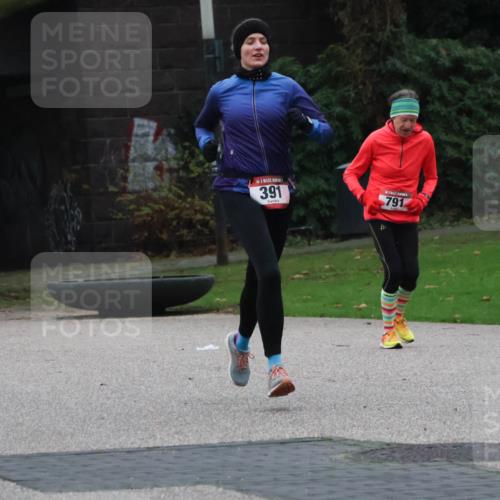 08.12.2024 - St. Pauli X-Mass-Run No. 14 Strokosch-Dieckow http://msf.ph/oto/7505458 08.12.2024 09:40:19 Laufen 2984, 391, 791 meine-sportfotos.de
