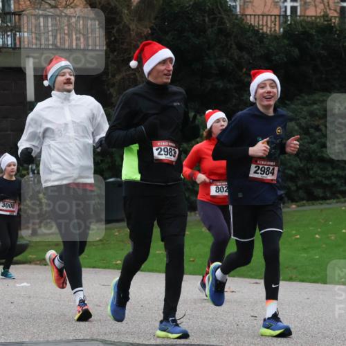 08.12.2024 - St. Pauli X-Mass-Run No. 14 Strokosch-Dieckow http://msf.ph/oto/7505488 08.12.2024 09:40:23 Laufen 3007, 3008, 2983, 802, 2984 meine-sportfotos.de