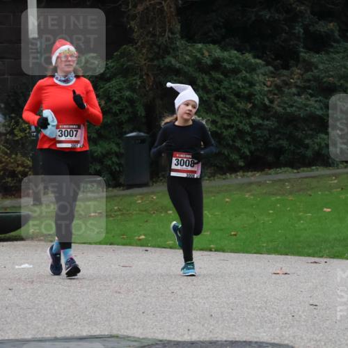 08.12.2024 - St. Pauli X-Mass-Run No. 14 Strokosch-Dieckow http://msf.ph/oto/7505501 08.12.2024 09:40:25 Laufen 3007, 3007, 3008, 3008 meine-sportfotos.de