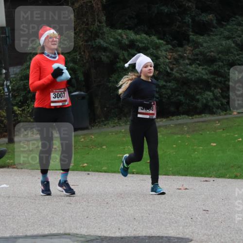 08.12.2024 - St. Pauli X-Mass-Run No. 14 Strokosch-Dieckow http://msf.ph/oto/7505502 08.12.2024 09:40:25 Laufen 3007, 3007, 3658 meine-sportfotos.de