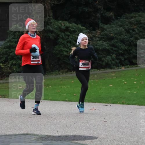 08.12.2024 - St. Pauli X-Mass-Run No. 14 Strokosch-Dieckow http://msf.ph/oto/7505504 08.12.2024 09:40:26 Laufen 3007, 3007, 3008, 3008 meine-sportfotos.de
