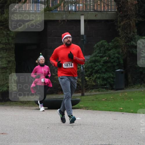 08.12.2024 - St. Pauli X-Mass-Run No. 14 Strokosch-Dieckow http://msf.ph/oto/7505519 08.12.2024 09:40:27 Laufen 1393, 29, 1874 meine-sportfotos.de