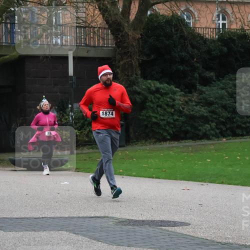 08.12.2024 - St. Pauli X-Mass-Run No. 14 Strokosch-Dieckow http://msf.ph/oto/7505527 08.12.2024 09:40:28 Laufen 1393, 29, 1874 meine-sportfotos.de