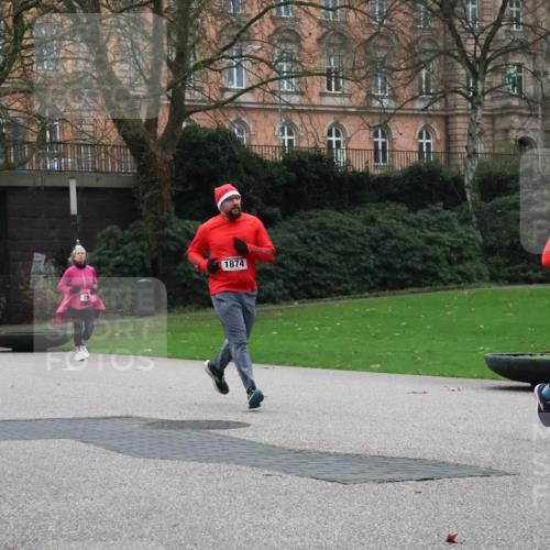 08.12.2024 - St. Pauli X-Mass-Run No. 14 Strokosch-Dieckow http://msf.ph/oto/7505534 08.12.2024 09:40:28 Laufen 2941, 1397, 1874, 30 meine-sportfotos.de