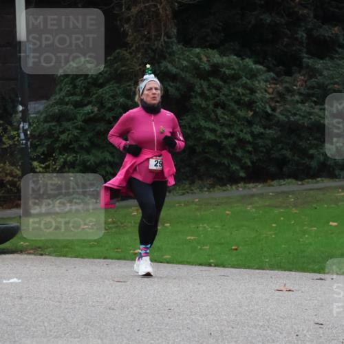 08.12.2024 - St. Pauli X-Mass-Run No. 14 Strokosch-Dieckow http://msf.ph/oto/7505537 08.12.2024 09:40:30 Laufen 29 meine-sportfotos.de