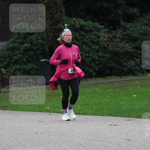 08.12.2024 - St. Pauli X-Mass-Run No. 14 Strokosch-Dieckow http://msf.ph/oto/7505541 08.12.2024 09:40:30 Laufen 29 meine-sportfotos.de