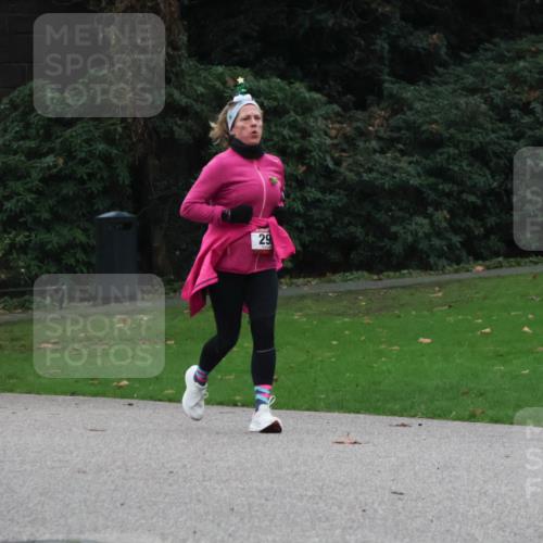 08.12.2024 - St. Pauli X-Mass-Run No. 14 Strokosch-Dieckow http://msf.ph/oto/7505543 08.12.2024 09:40:30 Laufen 29 meine-sportfotos.de