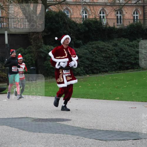 08.12.2024 - St. Pauli X-Mass-Run No. 14 Strokosch-Dieckow http://msf.ph/oto/7505569 08.12.2024 09:40:33 Laufen 174, 608, 123, 2948, 1393 meine-sportfotos.de
