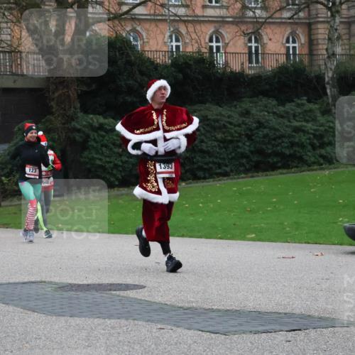 08.12.2024 - St. Pauli X-Mass-Run No. 14 Strokosch-Dieckow http://msf.ph/oto/7505572 08.12.2024 09:40:33 Laufen 123 meine-sportfotos.de