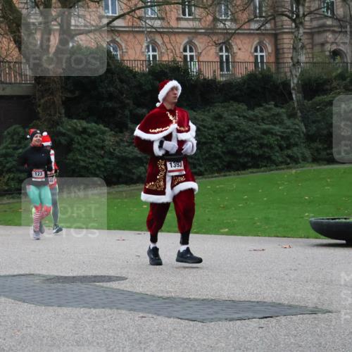 08.12.2024 - St. Pauli X-Mass-Run No. 14 Strokosch-Dieckow http://msf.ph/oto/7505573 08.12.2024 09:40:33 Laufen 174, 608, 123, 1393 meine-sportfotos.de