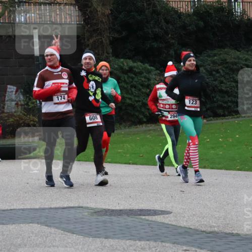 08.12.2024 - St. Pauli X-Mass-Run No. 14 Strokosch-Dieckow http://msf.ph/oto/7505583 08.12.2024 09:40:35 Laufen 604, 2696, 3, 174, 608, 294, 123, 123 meine-sportfotos.de