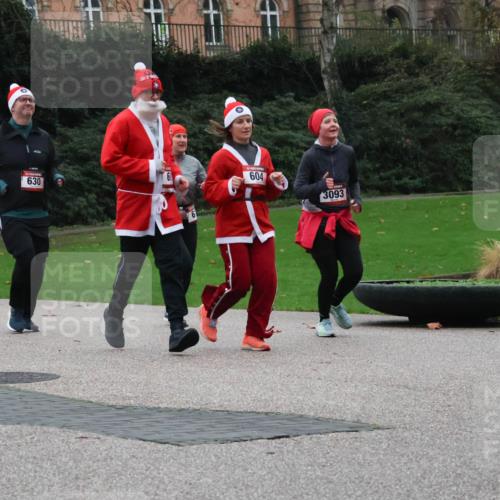 08.12.2024 - St. Pauli X-Mass-Run No. 14 Strokosch-Dieckow http://msf.ph/oto/7505622 08.12.2024 09:40:39 Laufen 630, 604, 484, 3093 meine-sportfotos.de