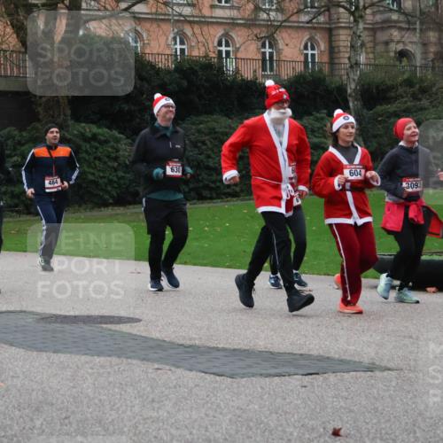 08.12.2024 - St. Pauli X-Mass-Run No. 14 Strokosch-Dieckow http://msf.ph/oto/7505625 08.12.2024 09:40:40 Laufen 630, 2746, 484, 604, 3093 meine-sportfotos.de