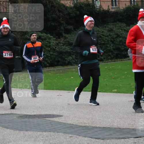 08.12.2024 - St. Pauli X-Mass-Run No. 14 Strokosch-Dieckow http://msf.ph/oto/7505628 08.12.2024 09:40:40 Laufen 870, 2746, 484, 484, 630 meine-sportfotos.de