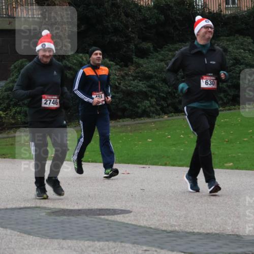 08.12.2024 - St. Pauli X-Mass-Run No. 14 Strokosch-Dieckow http://msf.ph/oto/7505630 08.12.2024 09:40:40 Laufen 1870, 2746, 194, 630 meine-sportfotos.de