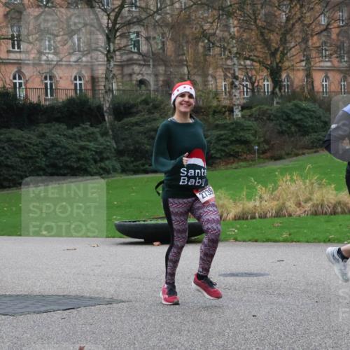 08.12.2024 - St. Pauli X-Mass-Run No. 14 Strokosch-Dieckow http://msf.ph/oto/7505684 08.12.2024 09:40:50 Laufen 2739 meine-sportfotos.de