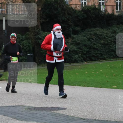 08.12.2024 - St. Pauli X-Mass-Run No. 14 Strokosch-Dieckow http://msf.ph/oto/7505693 08.12.2024 09:40:51 Laufen 1219 meine-sportfotos.de