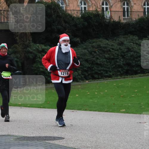 08.12.2024 - St. Pauli X-Mass-Run No. 14 Strokosch-Dieckow http://msf.ph/oto/7505696 08.12.2024 09:40:52 Laufen 1219 meine-sportfotos.de