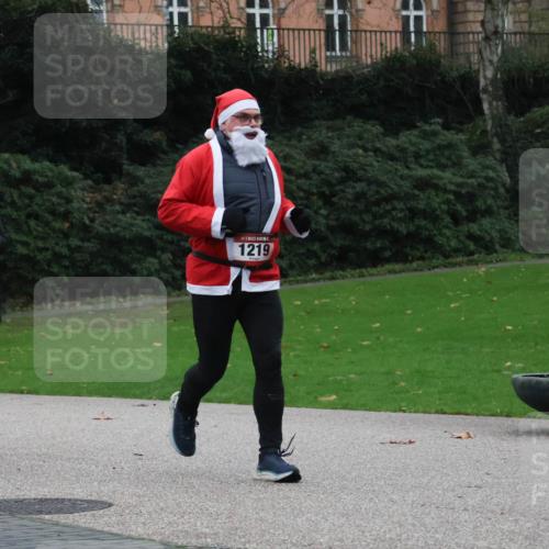 08.12.2024 - St. Pauli X-Mass-Run No. 14 Strokosch-Dieckow http://msf.ph/oto/7505699 08.12.2024 09:40:52 Laufen 1219 meine-sportfotos.de