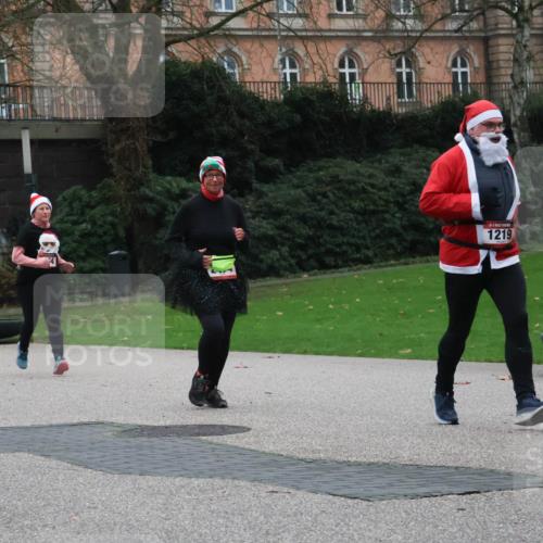 08.12.2024 - St. Pauli X-Mass-Run No. 14 Strokosch-Dieckow http://msf.ph/oto/7505704 08.12.2024 09:40:53 Laufen 1219 meine-sportfotos.de