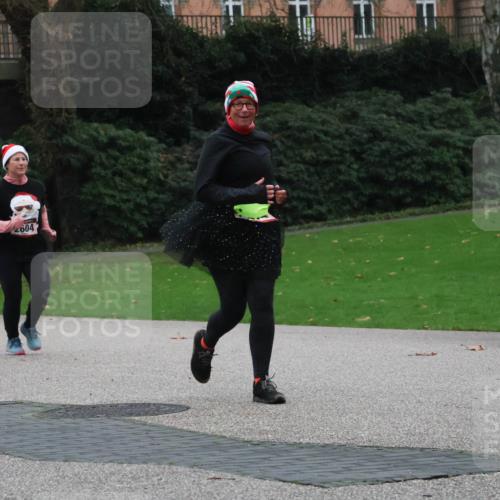 08.12.2024 - St. Pauli X-Mass-Run No. 14 Strokosch-Dieckow http://msf.ph/oto/7505707 08.12.2024 09:40:53 Laufen 2604 meine-sportfotos.de