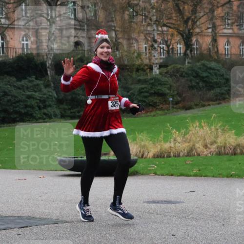 08.12.2024 - St. Pauli X-Mass-Run No. 14 Strokosch-Dieckow http://msf.ph/oto/7505723 08.12.2024 09:40:58 Laufen 325 meine-sportfotos.de