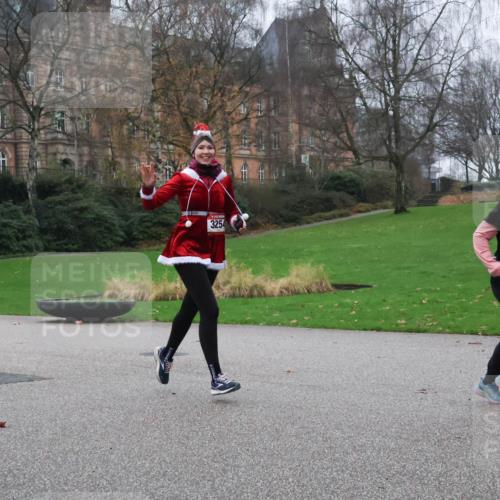 08.12.2024 - St. Pauli X-Mass-Run No. 14 Strokosch-Dieckow http://msf.ph/oto/7505728 08.12.2024 09:40:58 Laufen 106, 3254, 2604 meine-sportfotos.de