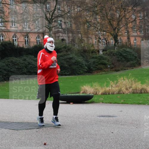 08.12.2024 - St. Pauli X-Mass-Run No. 14 Strokosch-Dieckow http://msf.ph/oto/7505734 08.12.2024 09:40:59 Laufen 200, 406 meine-sportfotos.de