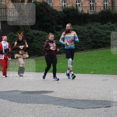 08.12.2024 - St. Pauli X-Mass-Run No. 14 Strokosch-Dieckow http://msf.ph/oto/7505746 08.12.2024 09:41:01 Laufen 3, 1424, 0, 80, 698, 588 meine-sportfotos.de