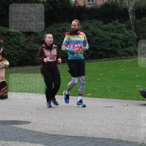 08.12.2024 - St. Pauli X-Mass-Run No. 14 Strokosch-Dieckow http://msf.ph/oto/7505750 08.12.2024 09:41:01 Laufen 424, 0, 698, 580 meine-sportfotos.de