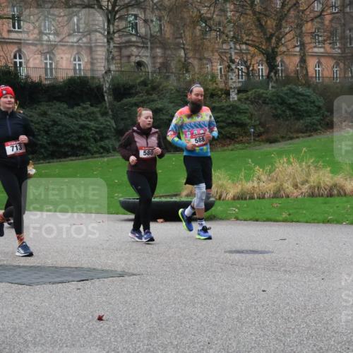 08.12.2024 - St. Pauli X-Mass-Run No. 14 Strokosch-Dieckow http://msf.ph/oto/7505762 08.12.2024 09:41:03 Laufen 621, 424, 713, 580, 588 meine-sportfotos.de