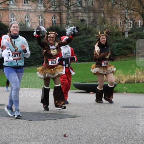 08.12.2024 - St. Pauli X-Mass-Run No. 14 Strokosch-Dieckow http://msf.ph/oto/7505779 08.12.2024 09:41:05 Laufen 2808, 2809, 3071, 621, 698, 0 meine-sportfotos.de