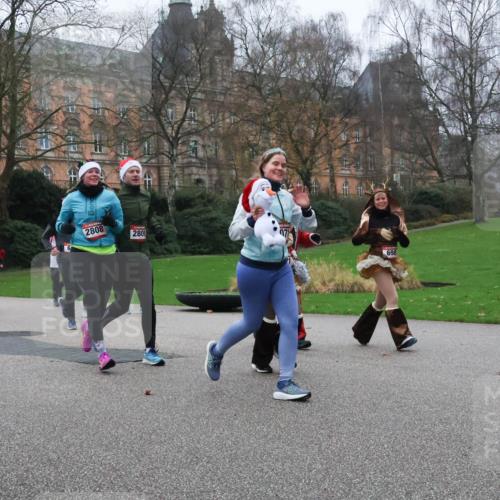 08.12.2024 - St. Pauli X-Mass-Run No. 14 Strokosch-Dieckow http://msf.ph/oto/7505790 08.12.2024 09:41:06 Laufen 2808, 280, 698, 118 meine-sportfotos.de