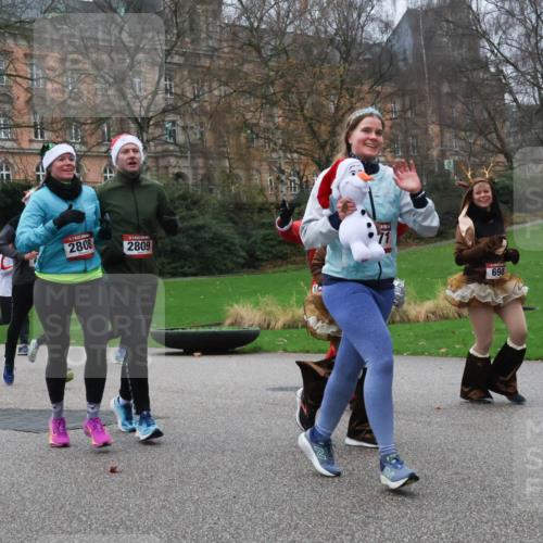 08.12.2024 - St. Pauli X-Mass-Run No. 14 Strokosch-Dieckow http://msf.ph/oto/7505792 08.12.2024 09:41:06 Laufen 2808, 2809, 71, 698 meine-sportfotos.de