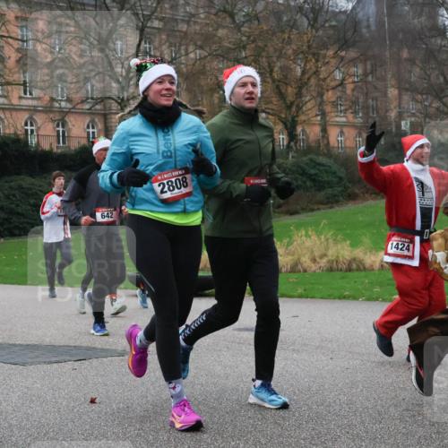 08.12.2024 - St. Pauli X-Mass-Run No. 14 Strokosch-Dieckow http://msf.ph/oto/7505797 08.12.2024 09:41:07 Laufen 642, 2808, 1424 meine-sportfotos.de