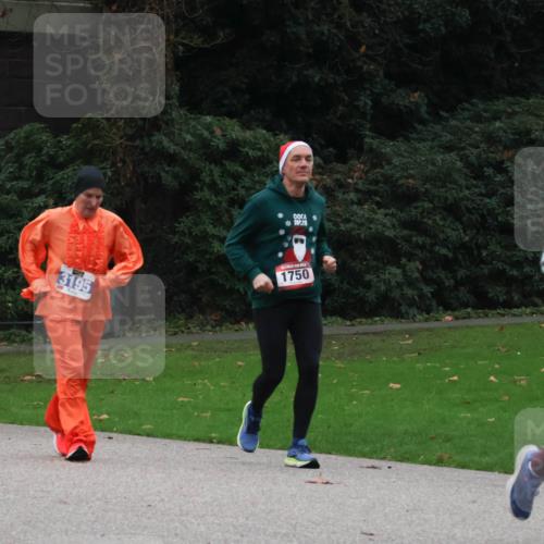 08.12.2024 - St. Pauli X-Mass-Run No. 14 Strokosch-Dieckow http://msf.ph/oto/7505828 08.12.2024 09:41:11 Laufen 50210, 3015, 3195, 1750 meine-sportfotos.de