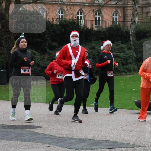 08.12.2024 - St. Pauli X-Mass-Run No. 14 Strokosch-Dieckow http://msf.ph/oto/7505863 08.12.2024 09:41:14 Laufen 1949, 3015, 175, 013, 95 meine-sportfotos.de