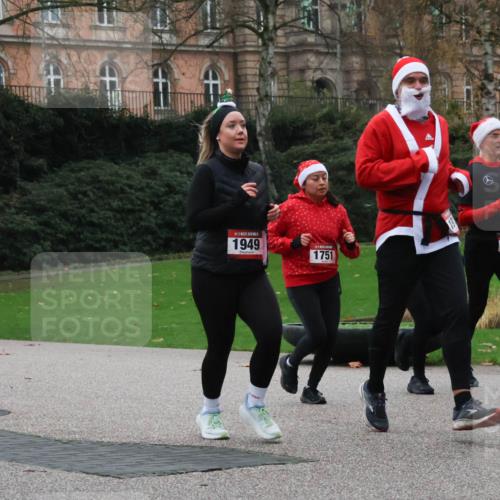 08.12.2024 - St. Pauli X-Mass-Run No. 14 Strokosch-Dieckow http://msf.ph/oto/7505877 08.12.2024 09:41:16 Laufen 1949, 1751, 301 meine-sportfotos.de