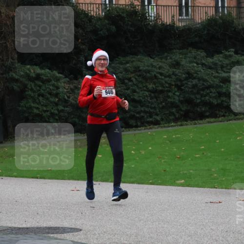 08.12.2024 - St. Pauli X-Mass-Run No. 14 Strokosch-Dieckow http://msf.ph/oto/7505885 08.12.2024 09:41:18 Laufen 946 meine-sportfotos.de
