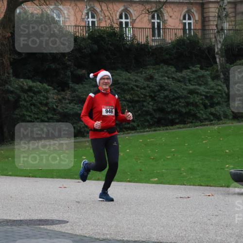 08.12.2024 - St. Pauli X-Mass-Run No. 14 Strokosch-Dieckow http://msf.ph/oto/7505888 08.12.2024 09:41:18 Laufen 946 meine-sportfotos.de