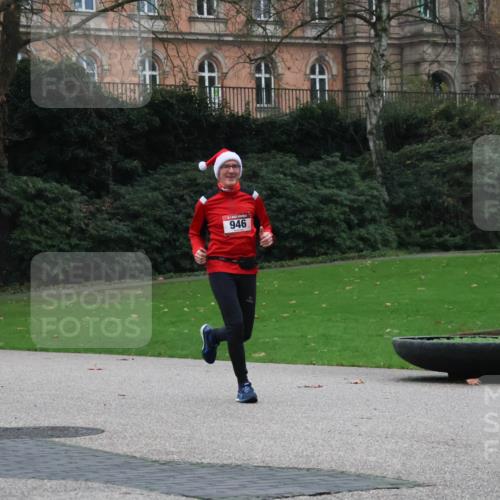 08.12.2024 - St. Pauli X-Mass-Run No. 14 Strokosch-Dieckow http://msf.ph/oto/7505889 08.12.2024 09:41:18 Laufen 946 meine-sportfotos.de